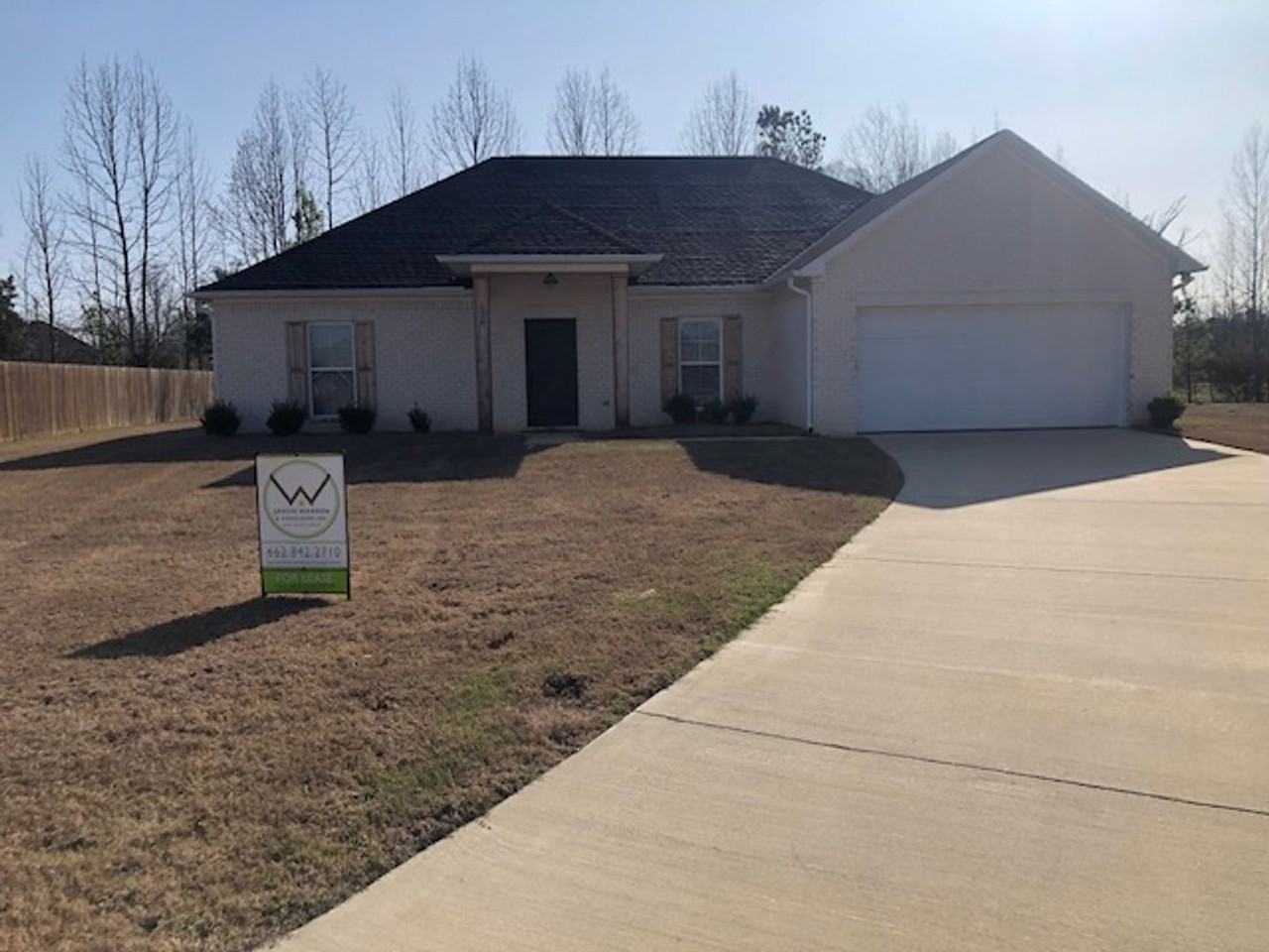 138 Pritchard Cir - Photo 2 of 11