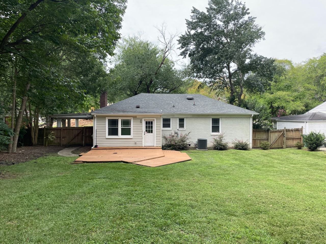 1027 Habersham Dr - Photo 3 of 8