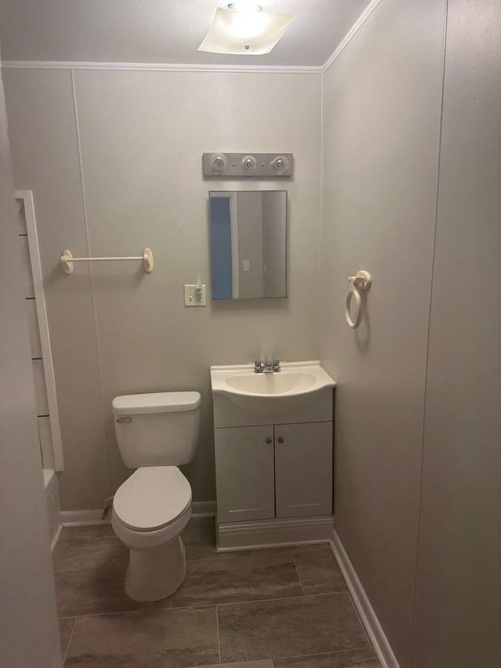 107 Chamberlain Cir - Photo 2 of 15