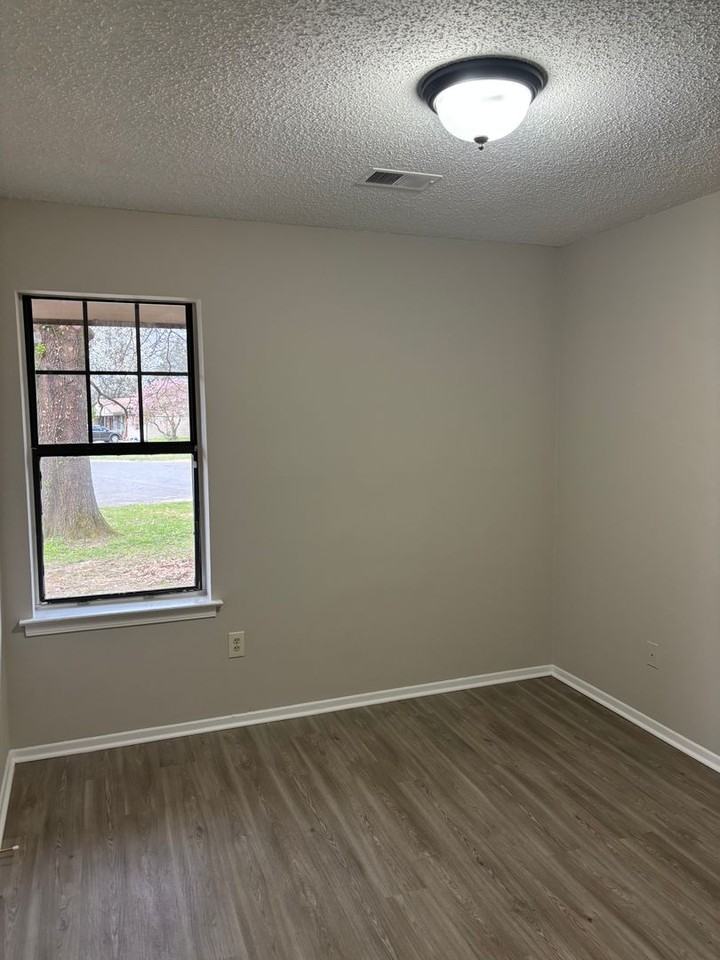 5840 Gray Cv - Photo 4 of 9