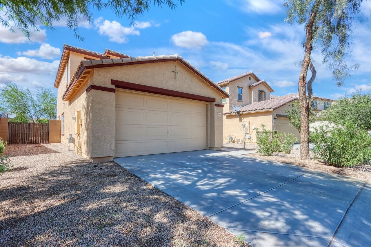 40404 W Molly Ln - Photo 2 of 15