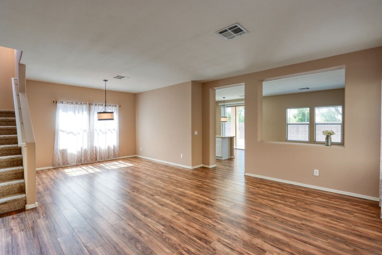 40404 W Molly Ln - Photo 3 of 15