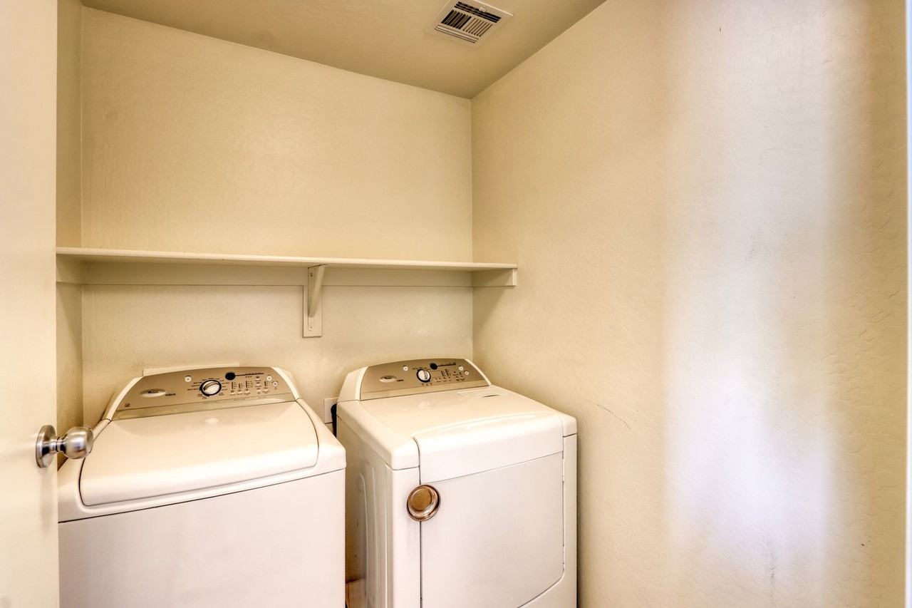 40404 W Molly Ln - Photo 7 of 15