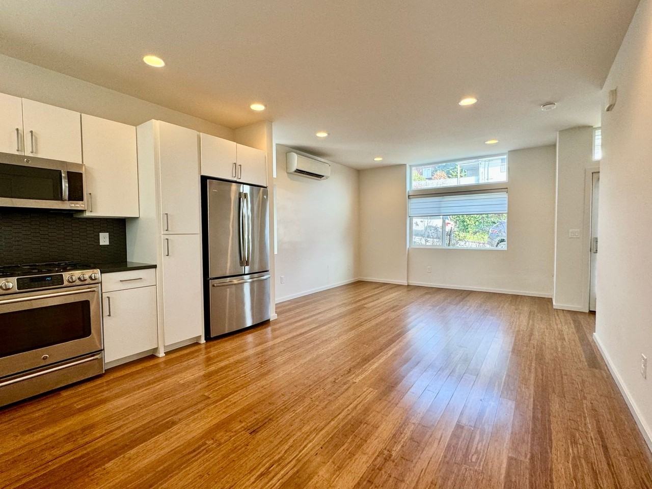 709 18th Ave S - Photo 3 of 28