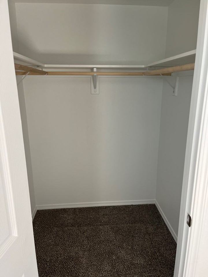1321 W Polo Ridge Dr - Photo 3 of 13