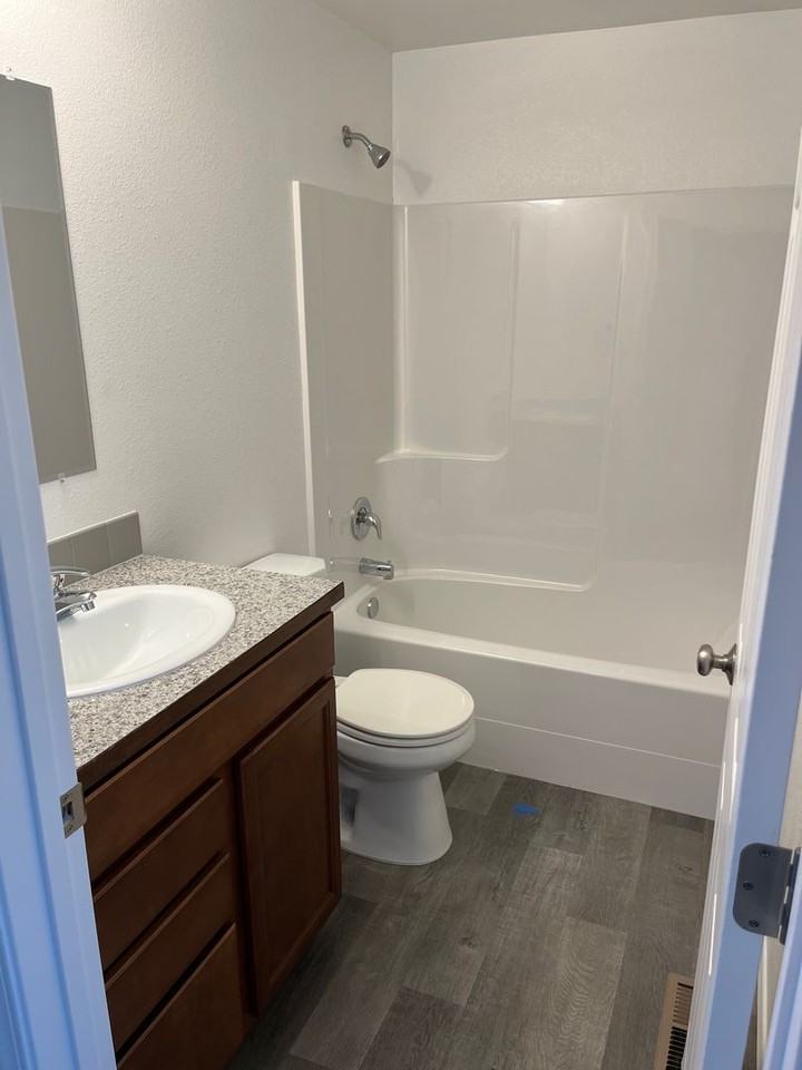 1321 W Polo Ridge Dr - Photo 4 of 13