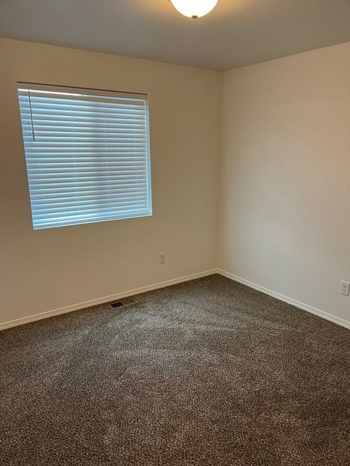 1321 W Polo Ridge Dr - Photo 5 of 13