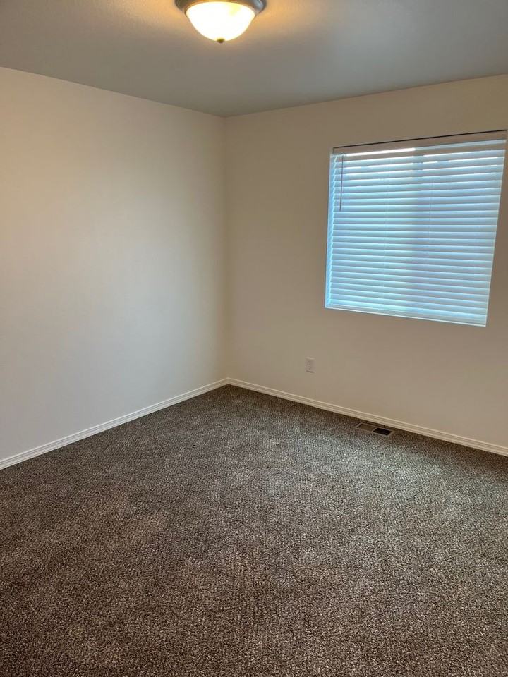 1321 W Polo Ridge Dr - Photo 6 of 13