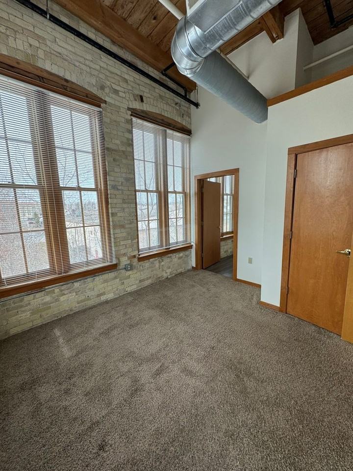 Belle Harbor offers one, two, and three bedroom lofts - Photo 4 of 12
