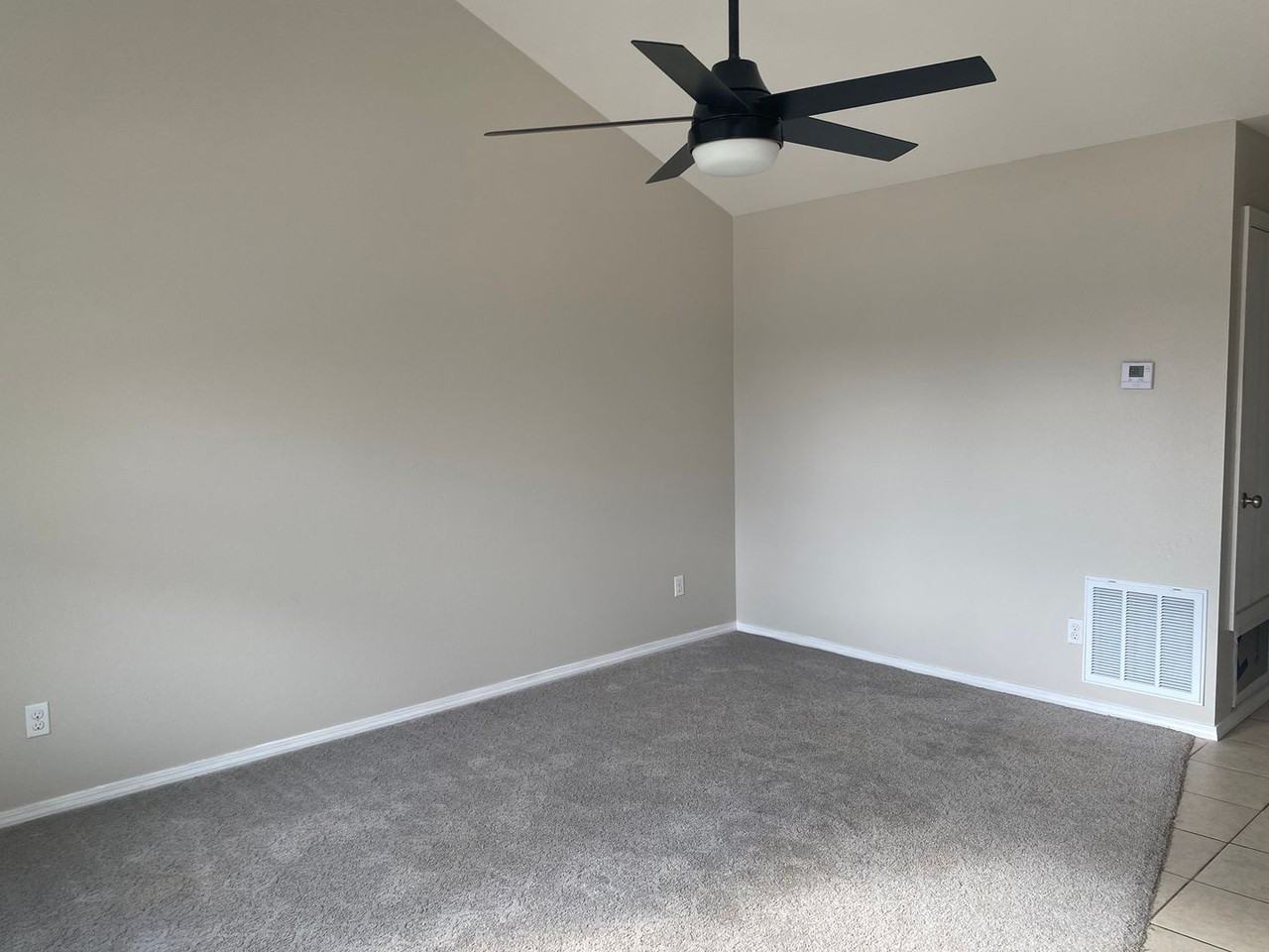 115 S Cherokee Ave - Photo 2 of 17