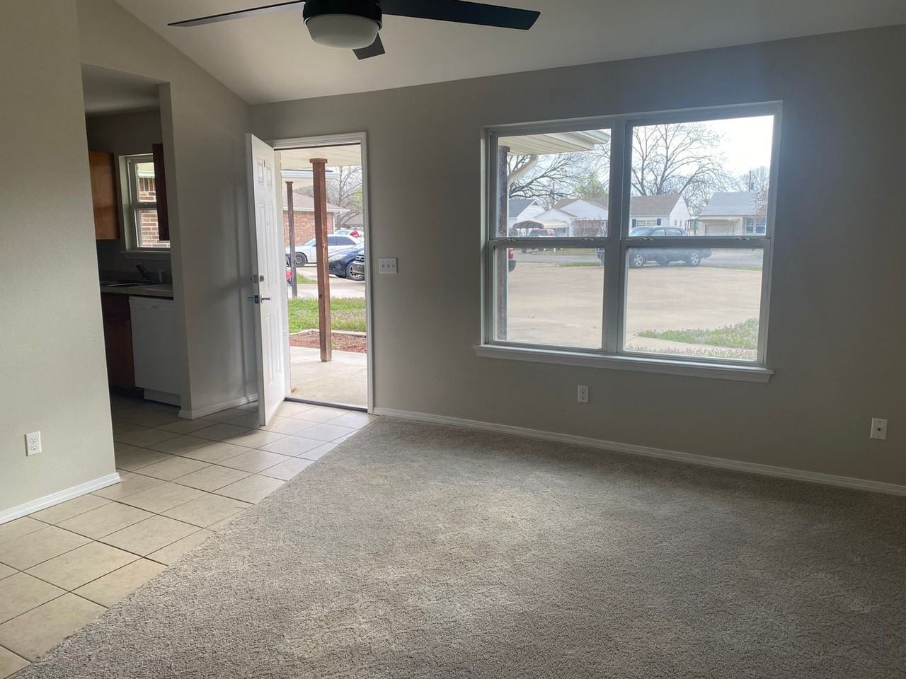 115 S Cherokee Ave - Photo 3 of 17