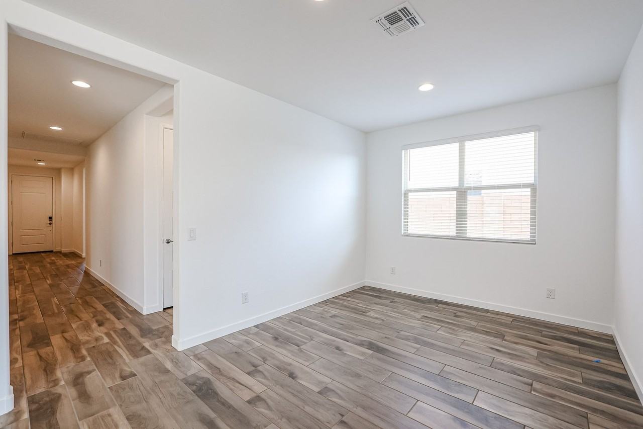 11231 W Levi Dr - Photo 5 of 40