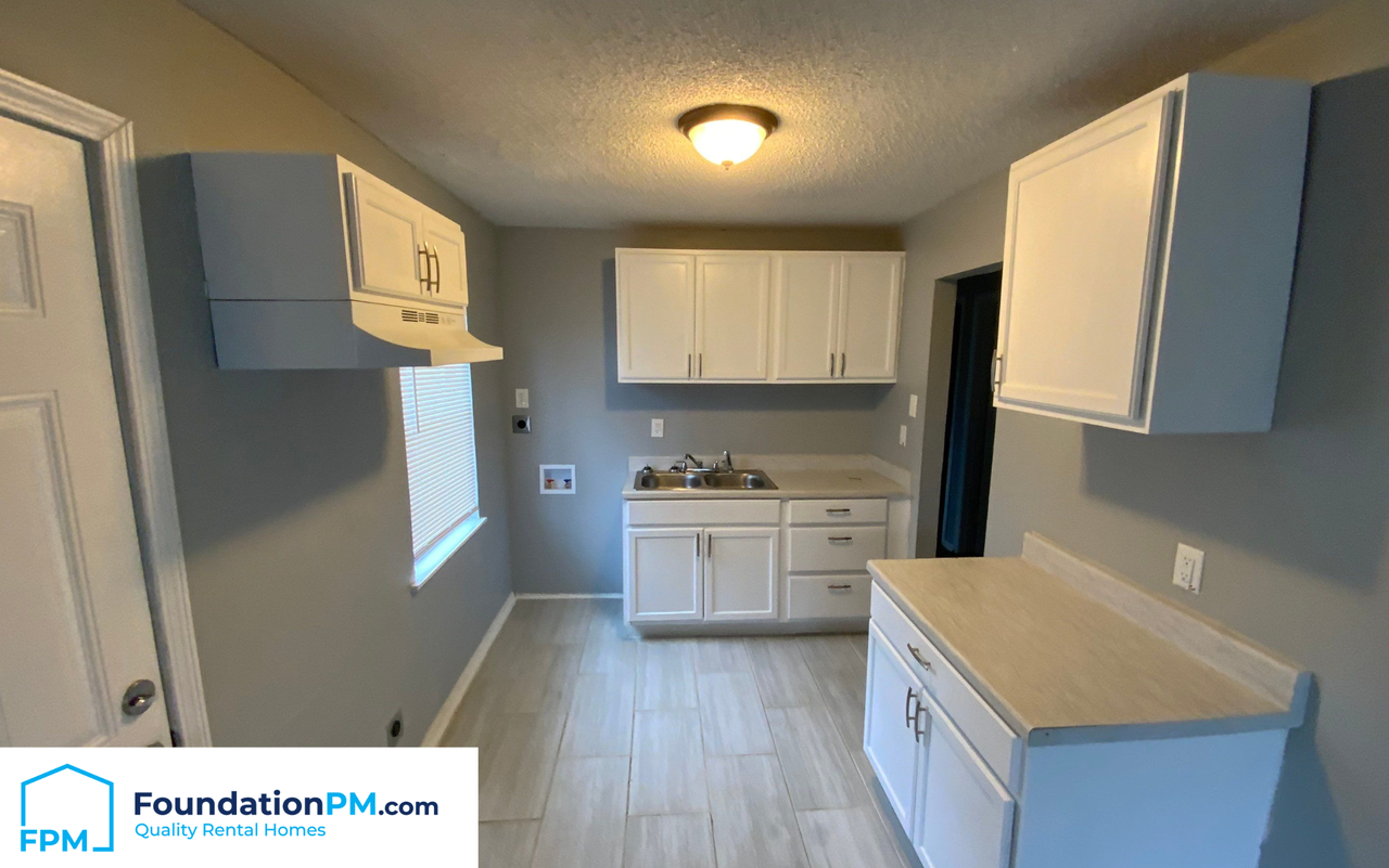 2536 Sunny Hill Dr #1 - Photo 3 of 12