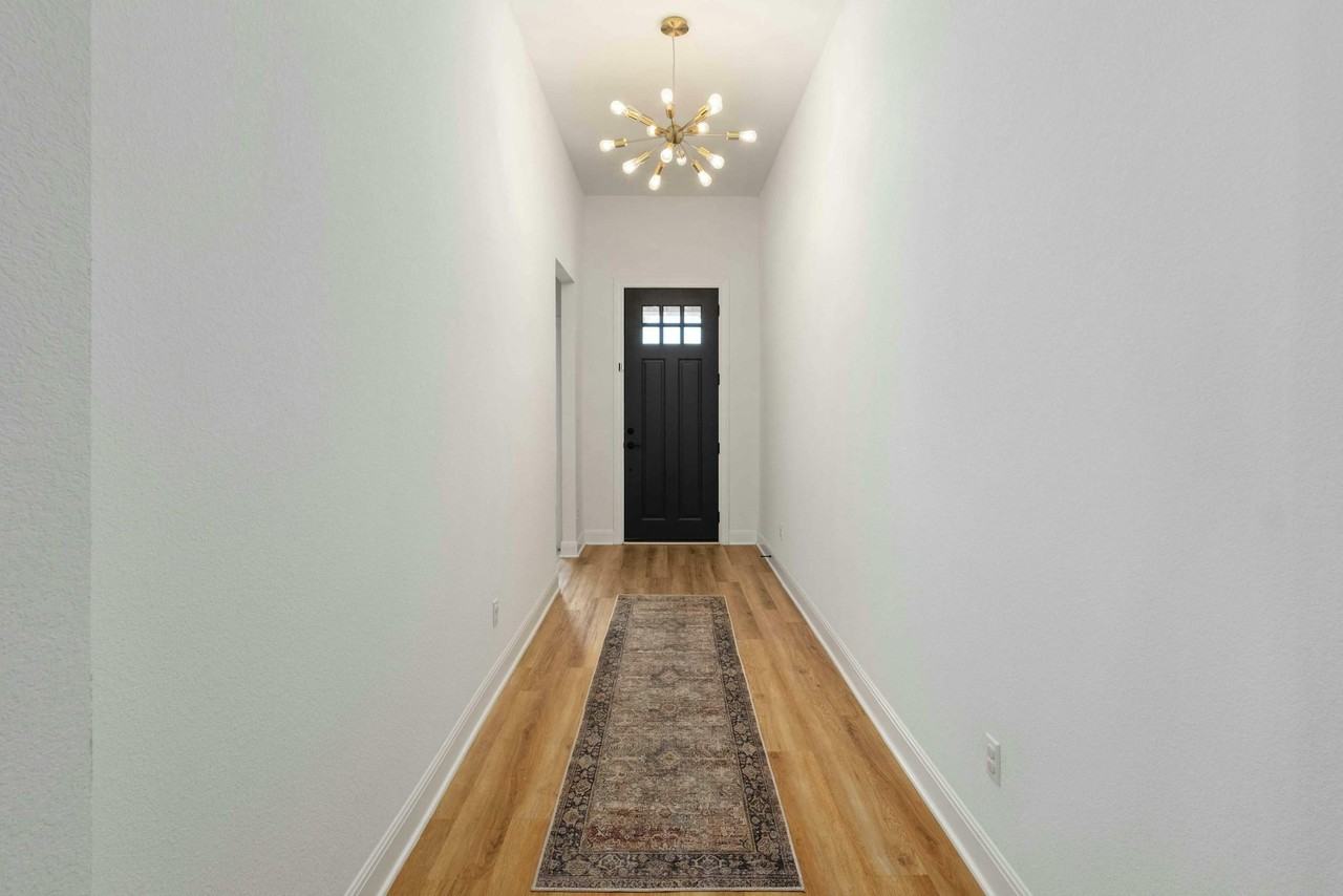 819 Arrowhead Ranch Blvd - Photo 3 of 36