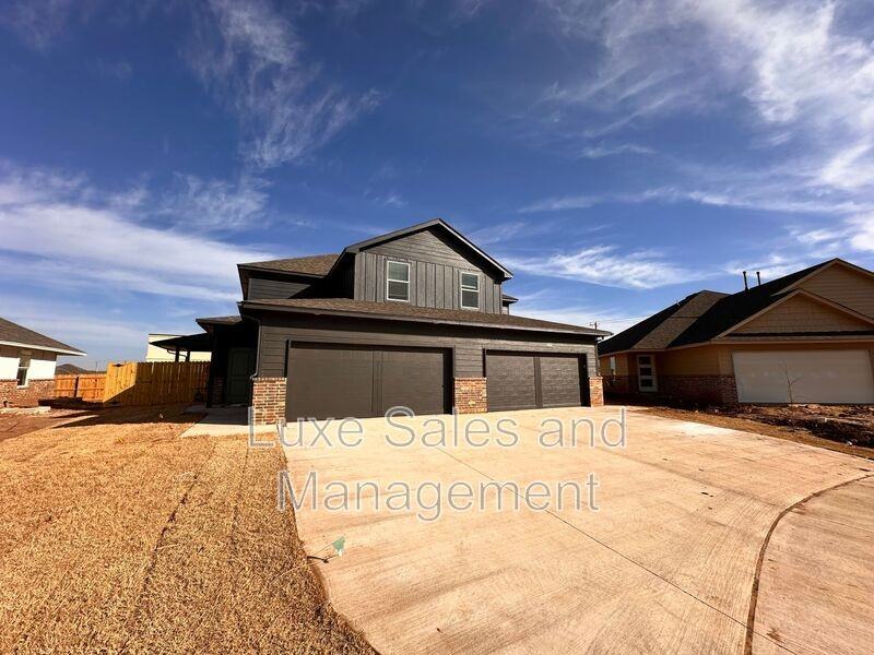 8018 Nw 105th Ter - Photo 2 of 35