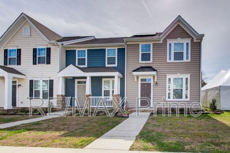 255 Goldenstar Ln