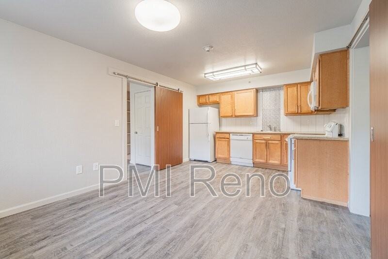 645 S Virginia St #10 - Photo 3 of 16