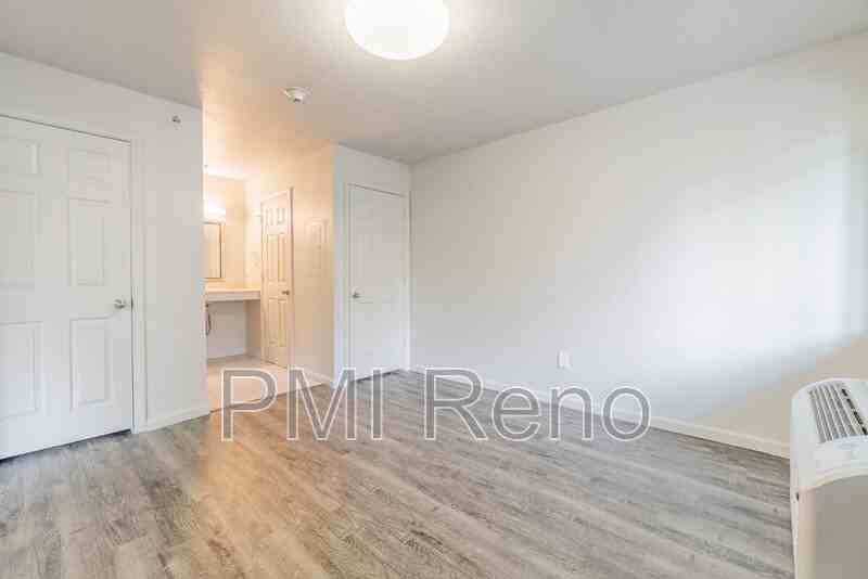 645 S Virginia St #10 - Photo 6 of 16