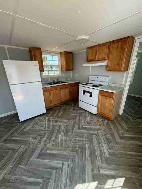 1004 S Jackson St #B1 - Photo 4 of 9