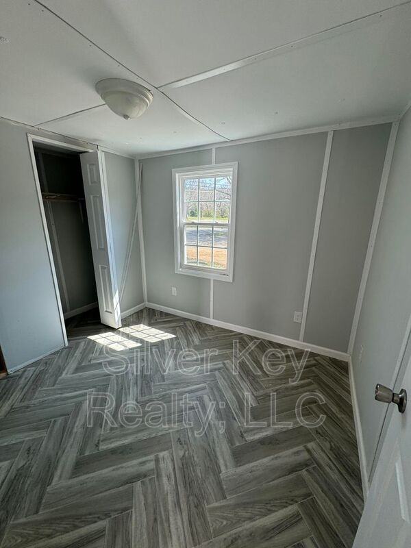 1004 S Jackson St #B1 - Photo 5 of 9