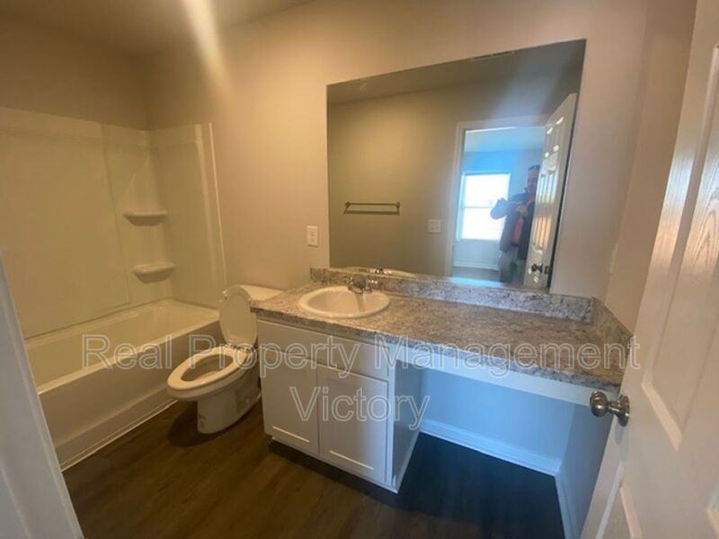 104 Marina Dr - Photo 5 of 13