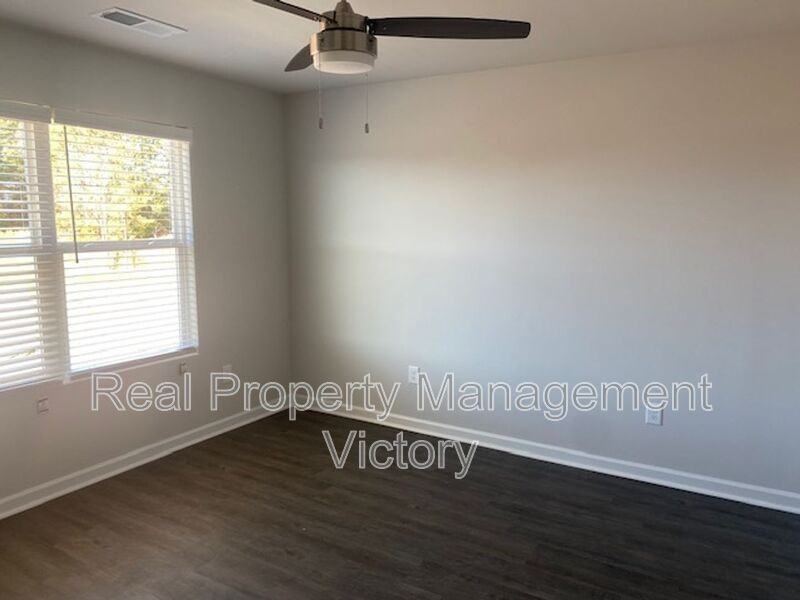 104 Marina Dr - Photo 6 of 13