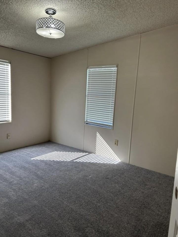 10246 Northeast 19th Street - Photo 2 of 14