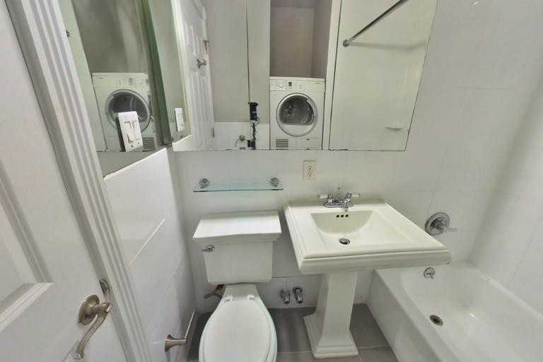 E 13th St #2D - Photo 7 of 7