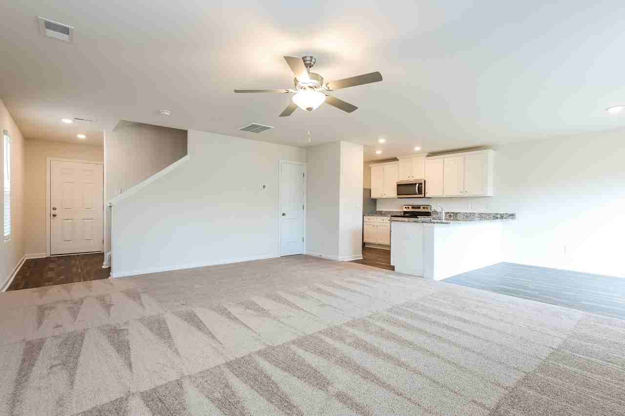 2219 Southlea Dr - Photo 3 of 21