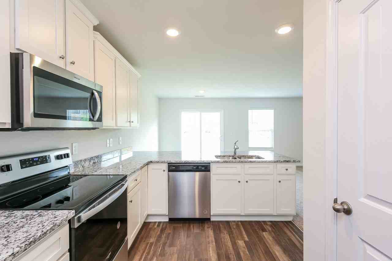 2219 Southlea Dr - Photo 7 of 21