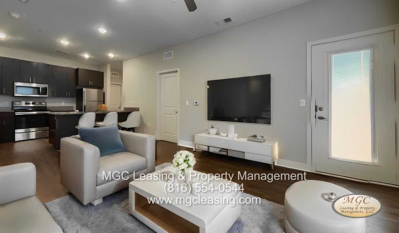 Brighton Crossing Apartments - Photo 3 of 28