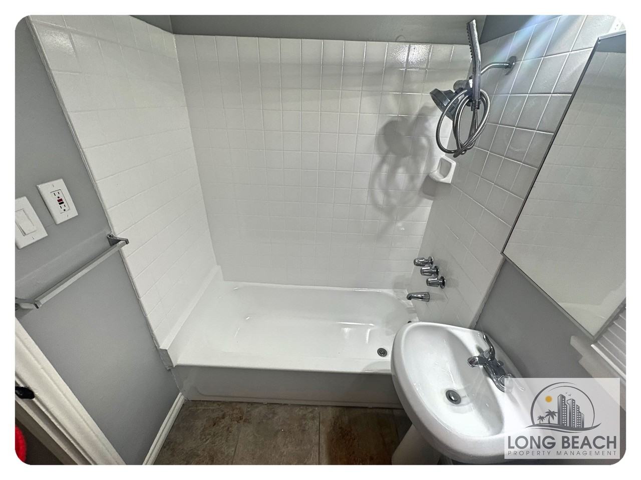 1119 East 4th Street #M - Photo 4 of 13