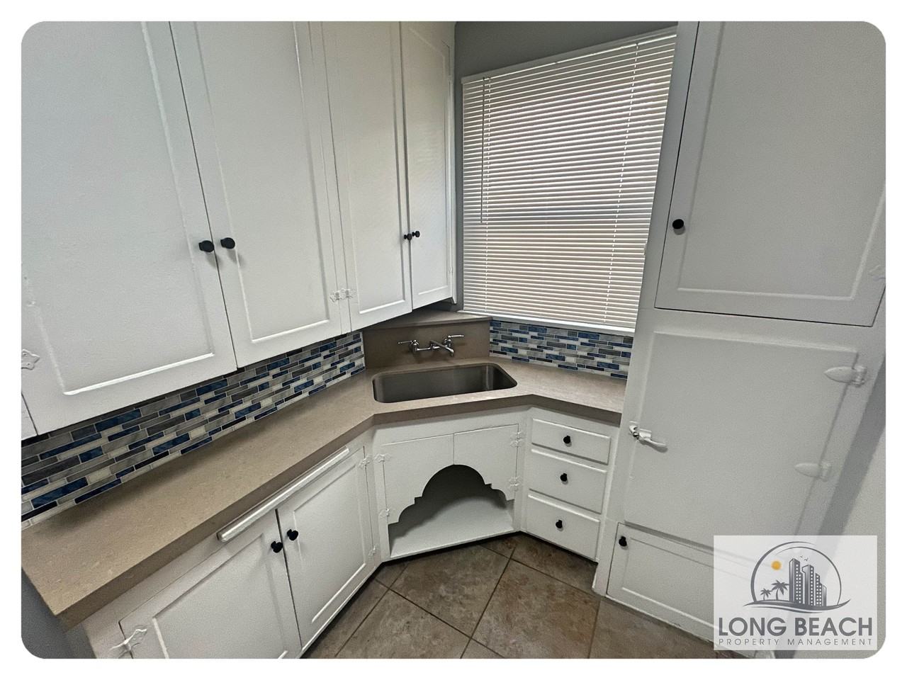 1119 East 4th Street #M - Photo 5 of 13