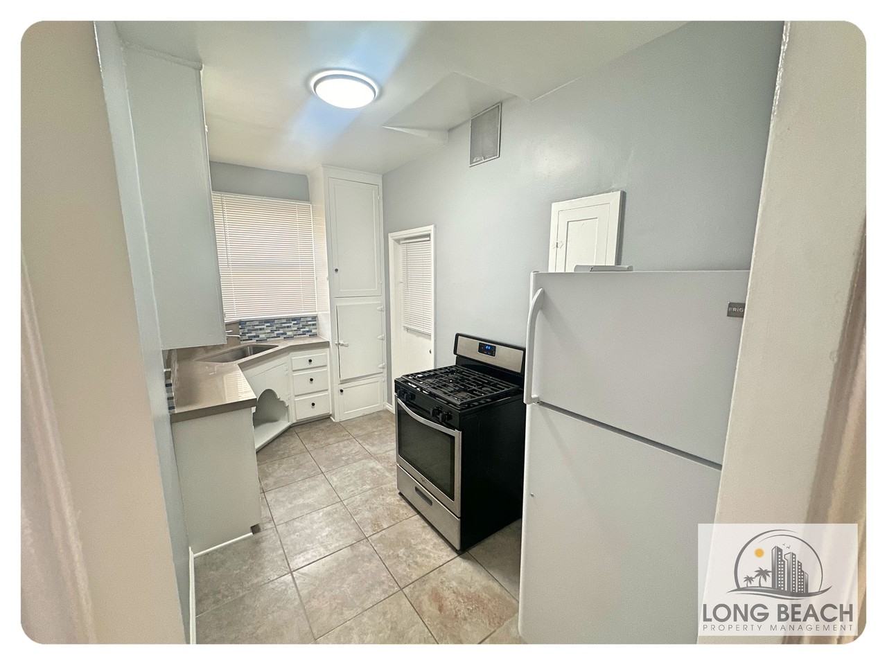 1119 East 4th Street #M - Photo 2 of 13