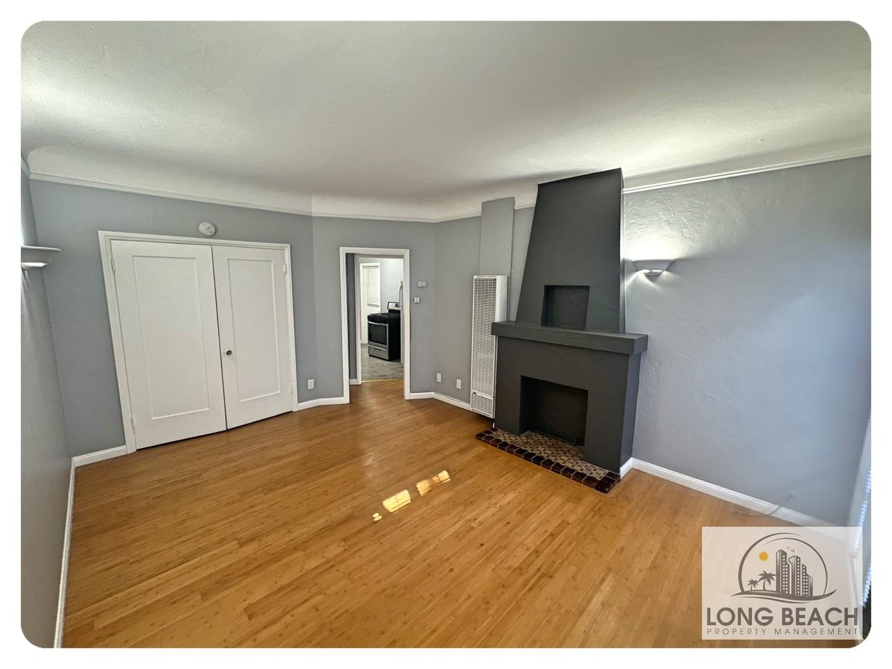 1119 East 4th Street #M - Photo 3 of 13