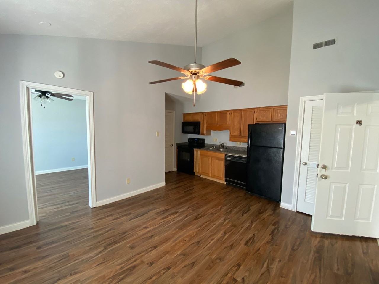 Westen Apartments - Photo 4 of 27