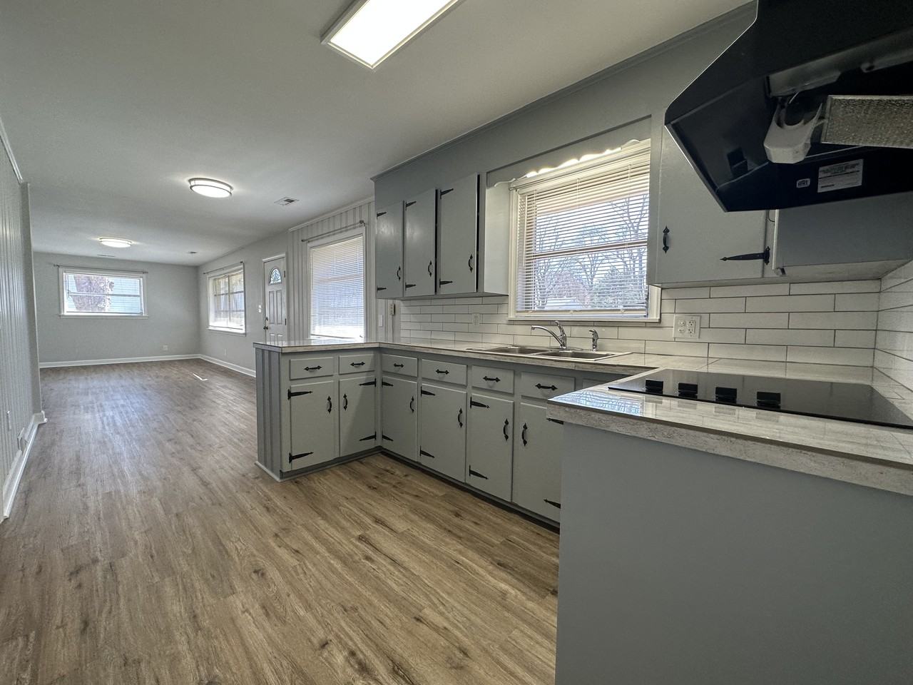 5021 Ryandale Rd - Photo 5 of 26