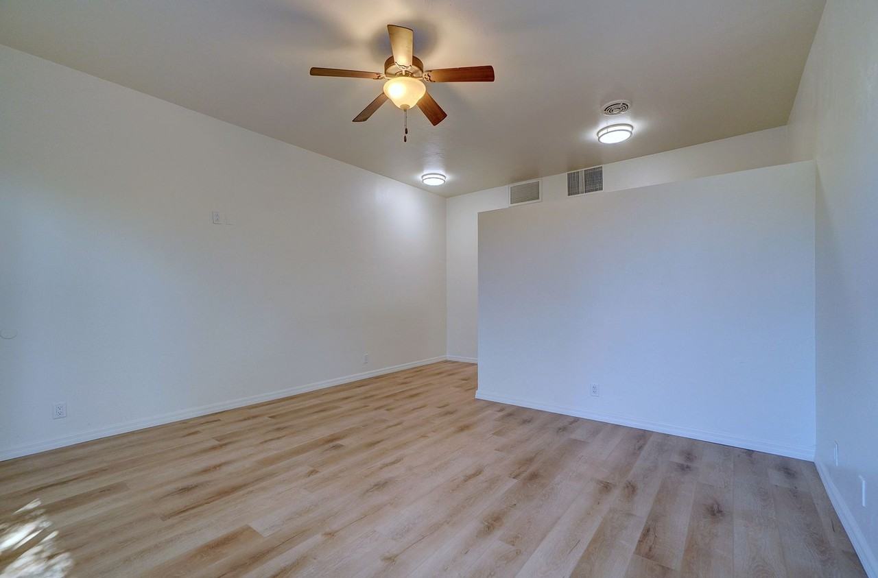 Riverside Suites - Photo 4 of 50