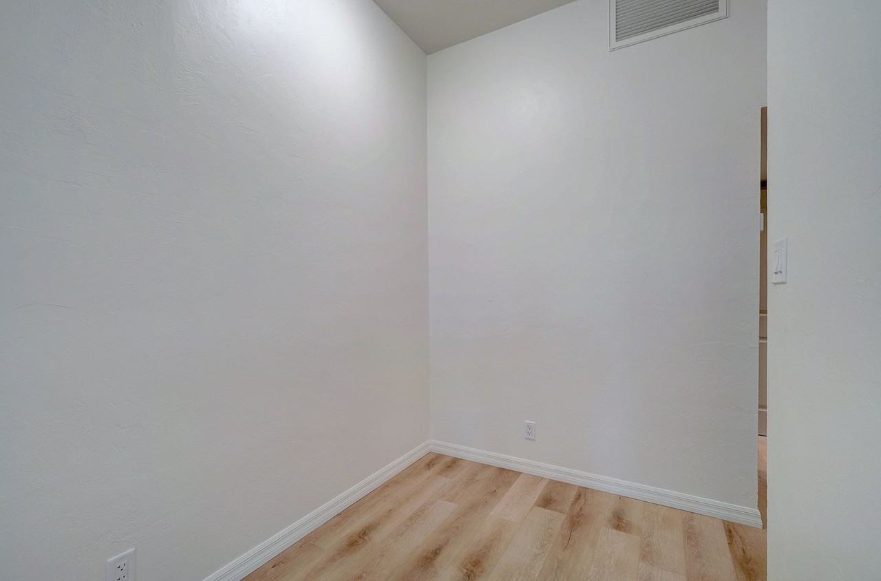 Riverside Suites - Photo 5 of 50