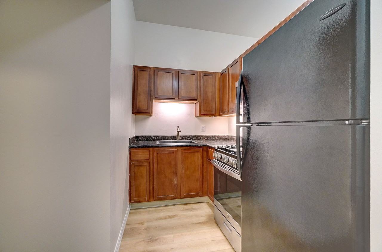 Riverside Suites - Photo 7 of 50