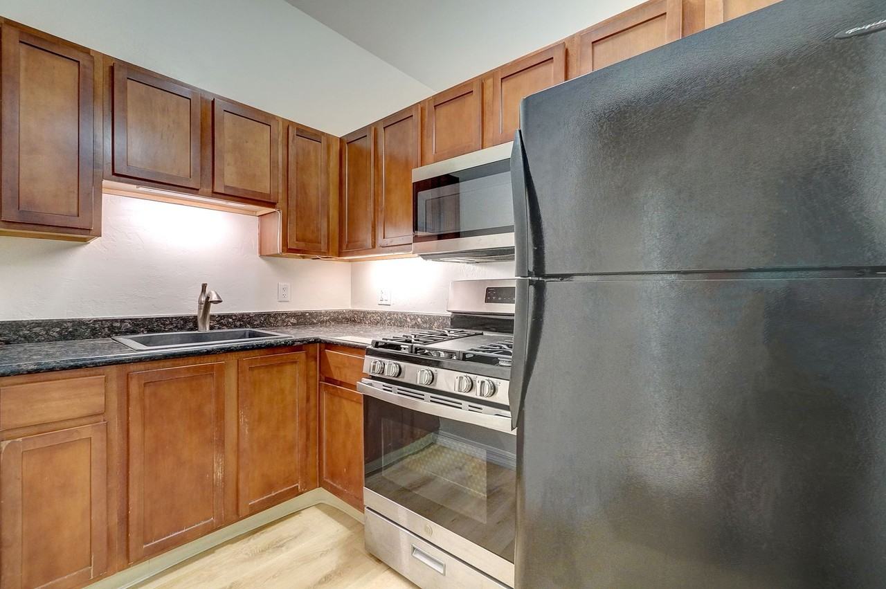 Riverside Suites - Photo 3 of 50