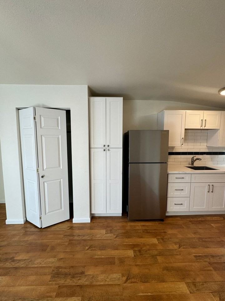 62 Nw Lake Pl - Photo 2 of 9