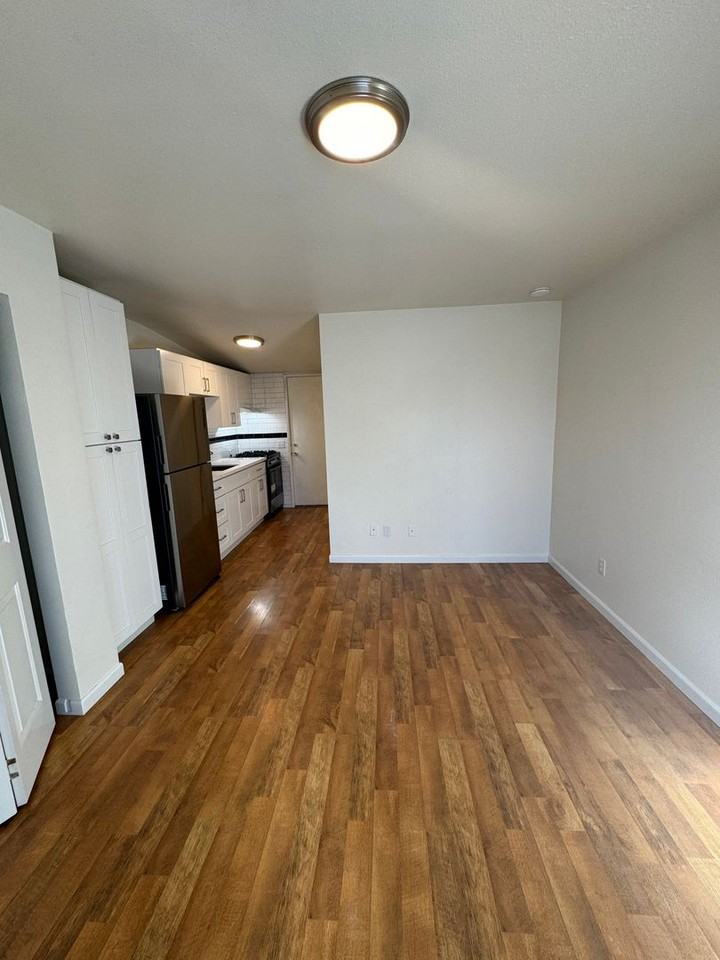 62 Nw Lake Pl - Photo 7 of 9