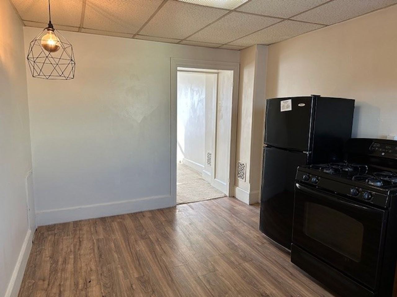 218 Forster St - Photo 3 of 7