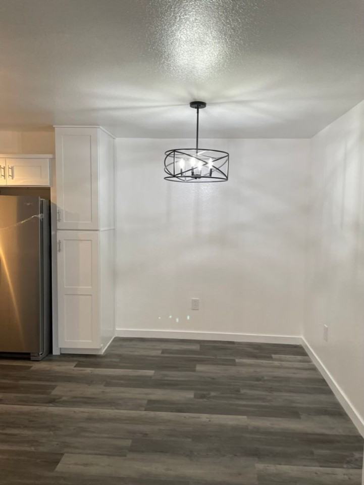 Sunset Palms Apartments - Photo 3 of 5