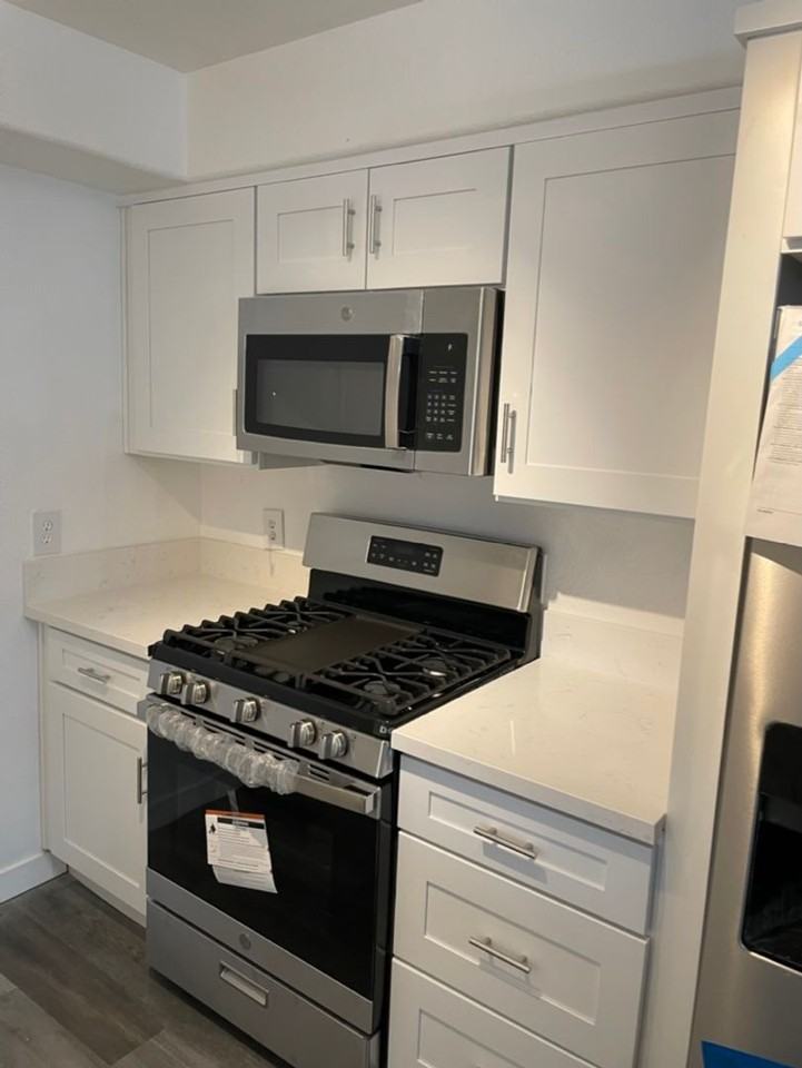 Sunset Palms Apartments - Photo 4 of 24