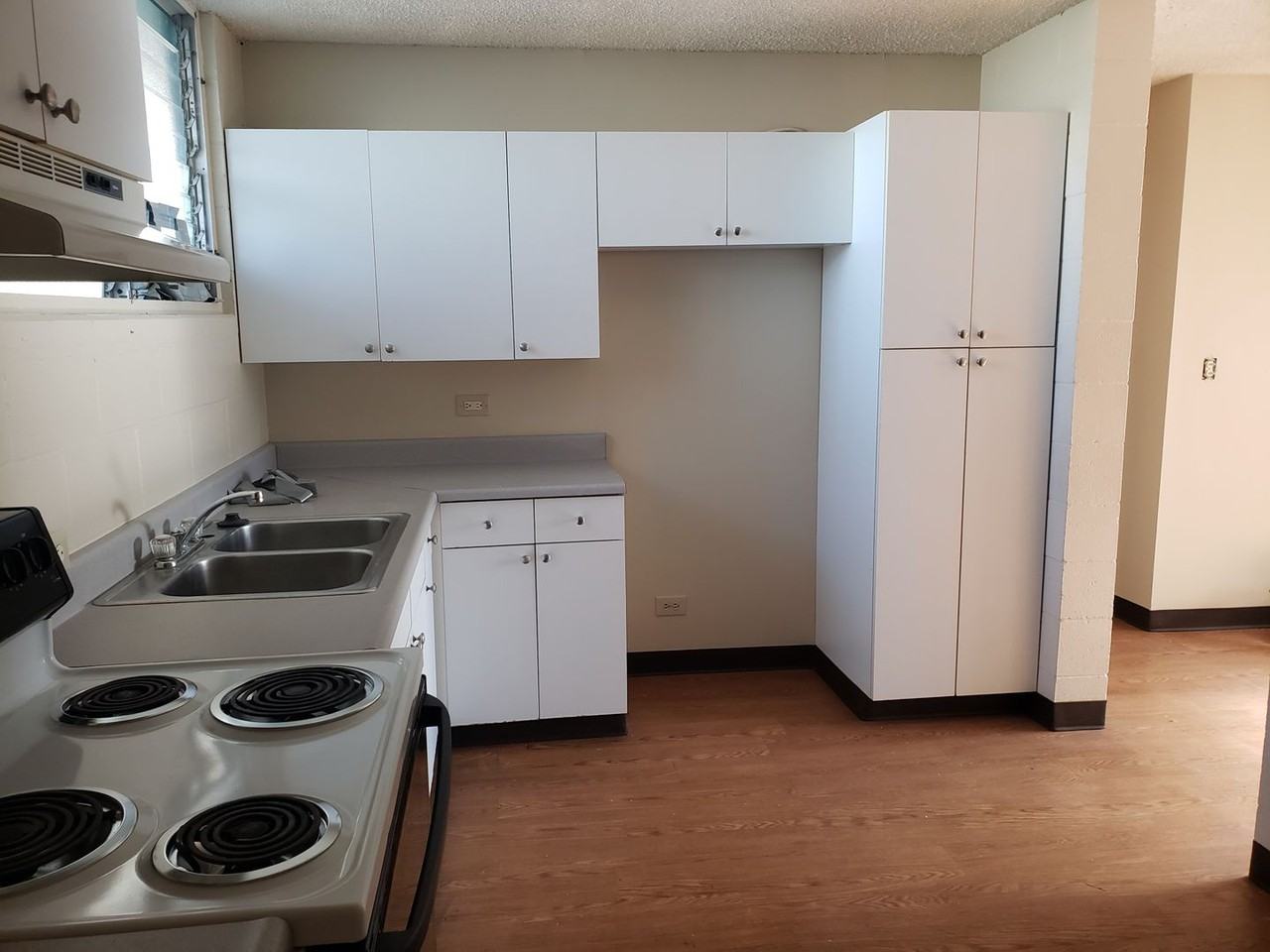R00192 - Photo 2 of 10