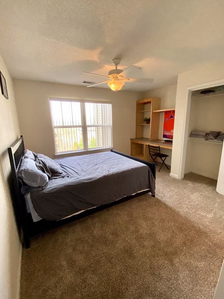 1012 Harts Cove Way - Photo 7 of 29