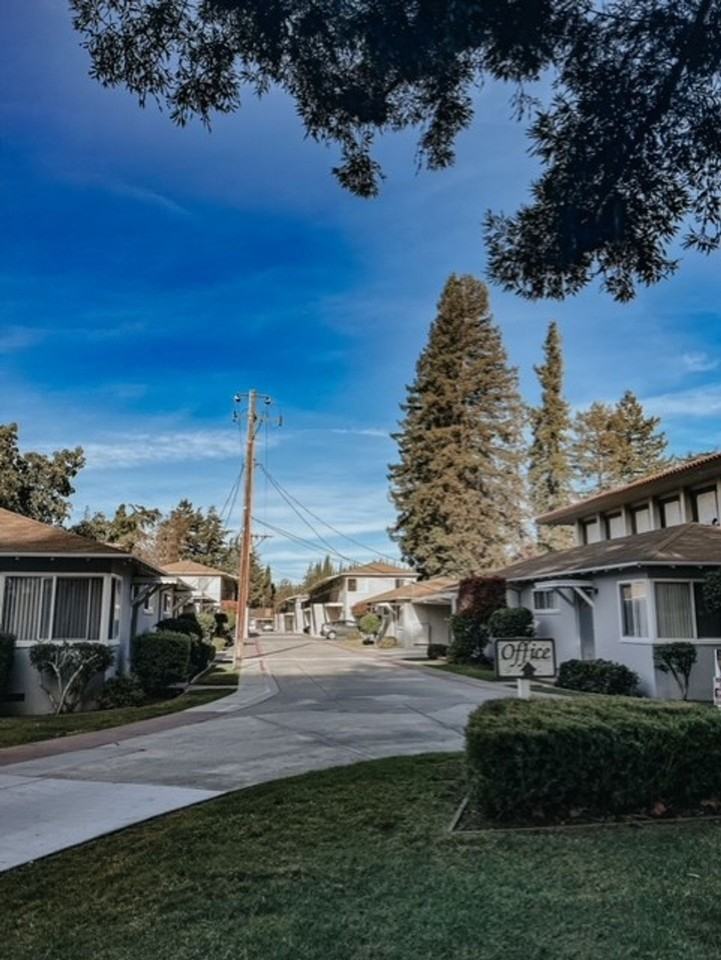 049 - The Villa Apartments - Photo 3 of 3