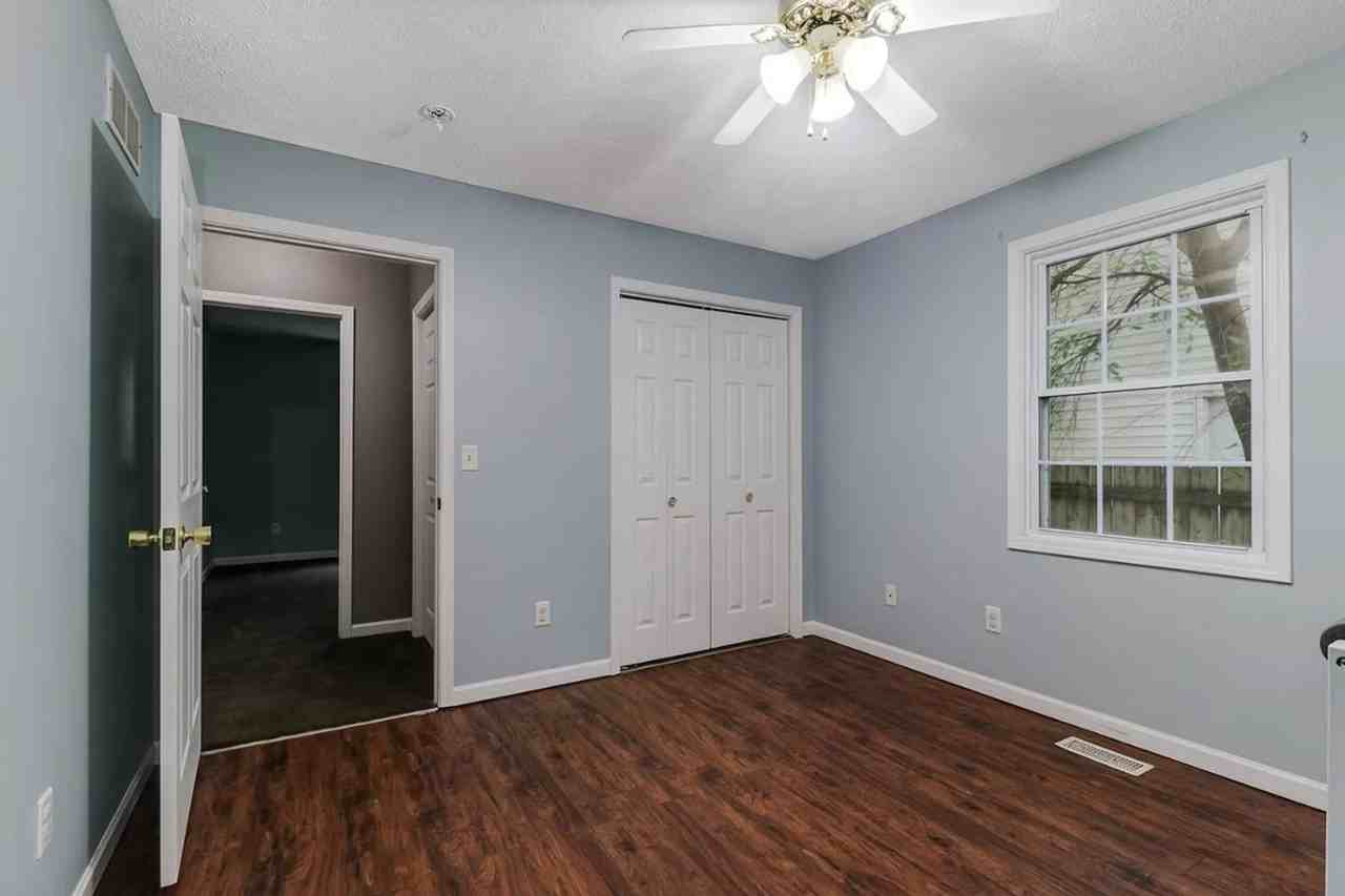 1622 Iowa St - Photo 6 of 27